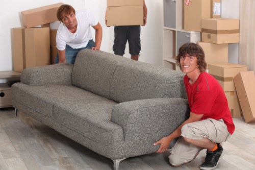 Moving day planning and loading preparation for Brent customers